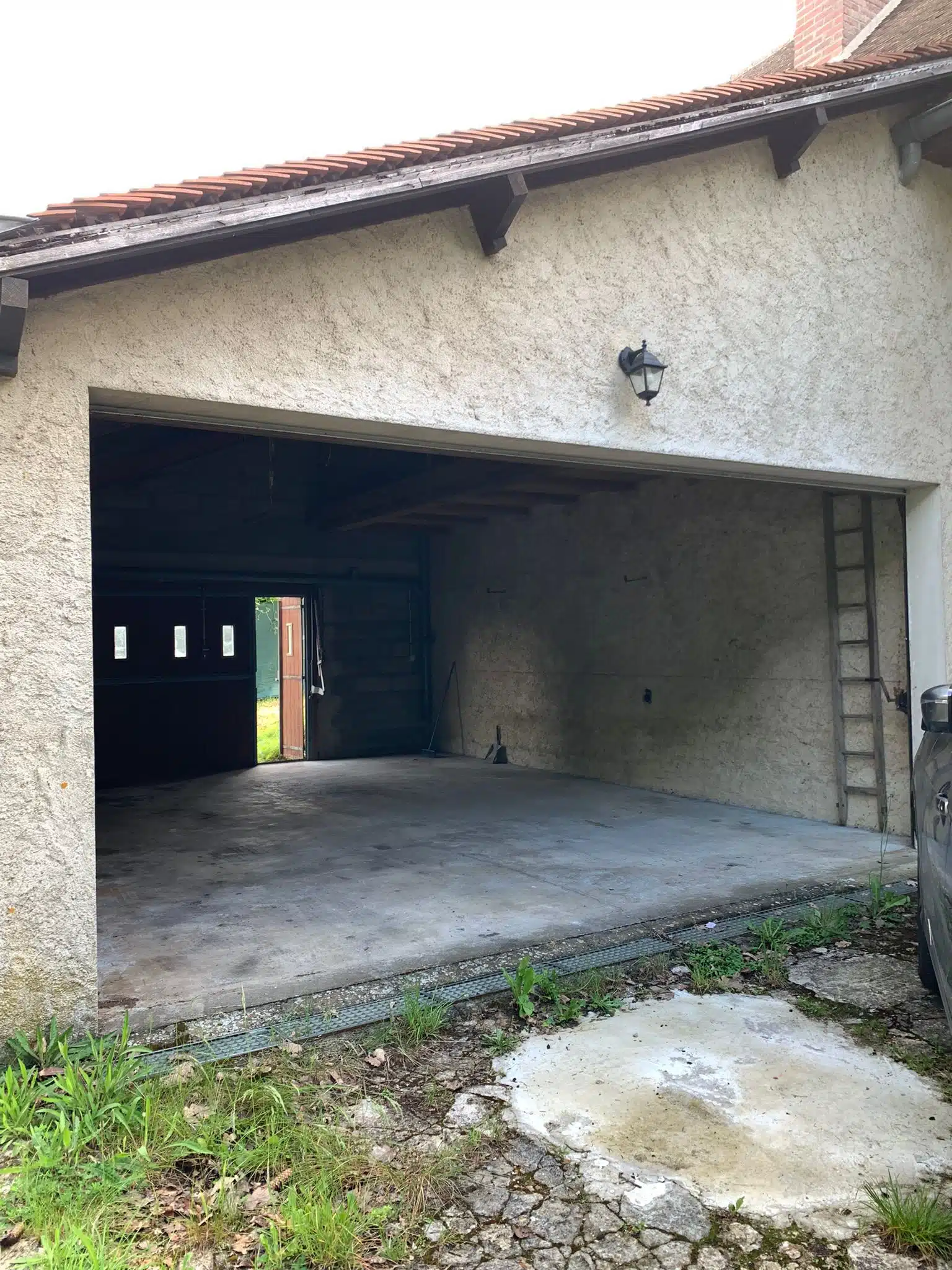 Avant travaux - Transformation d'un garage en studio photo à Maurepas (78)